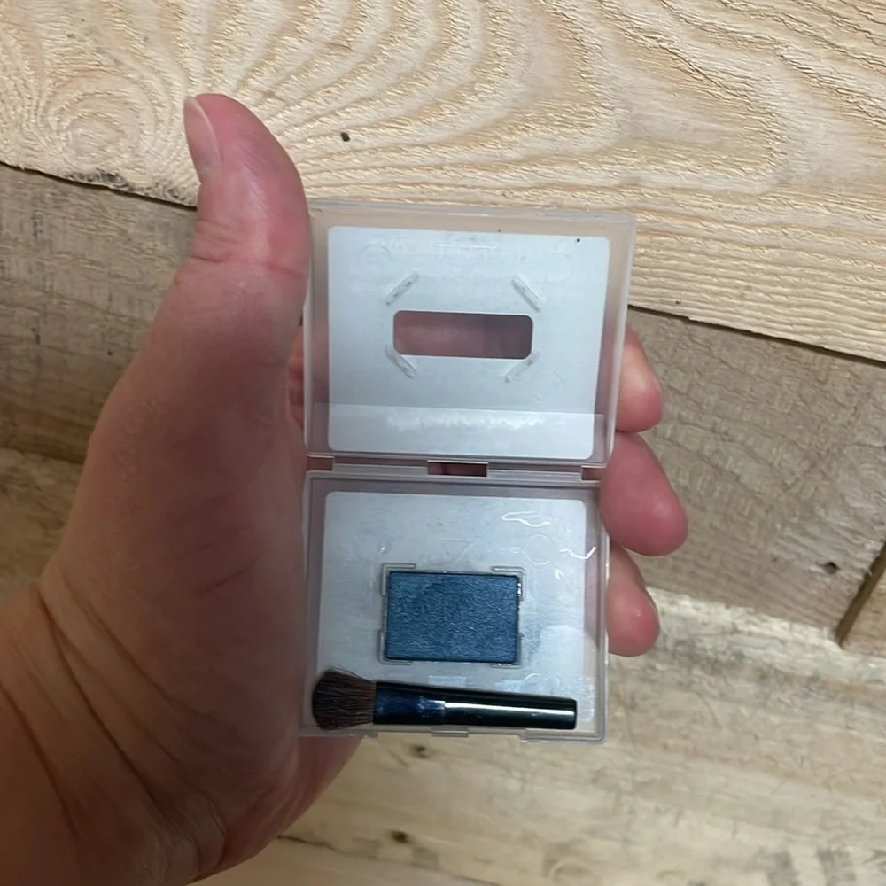 Mary Kay vibrant blue